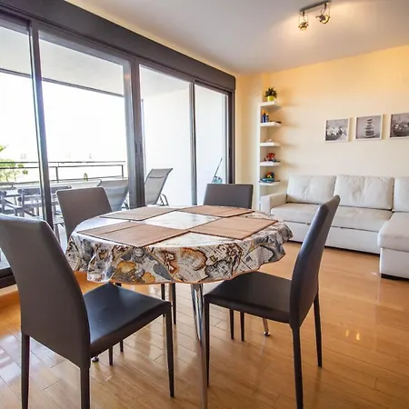 3082 Res Lomas De Campoamor *
